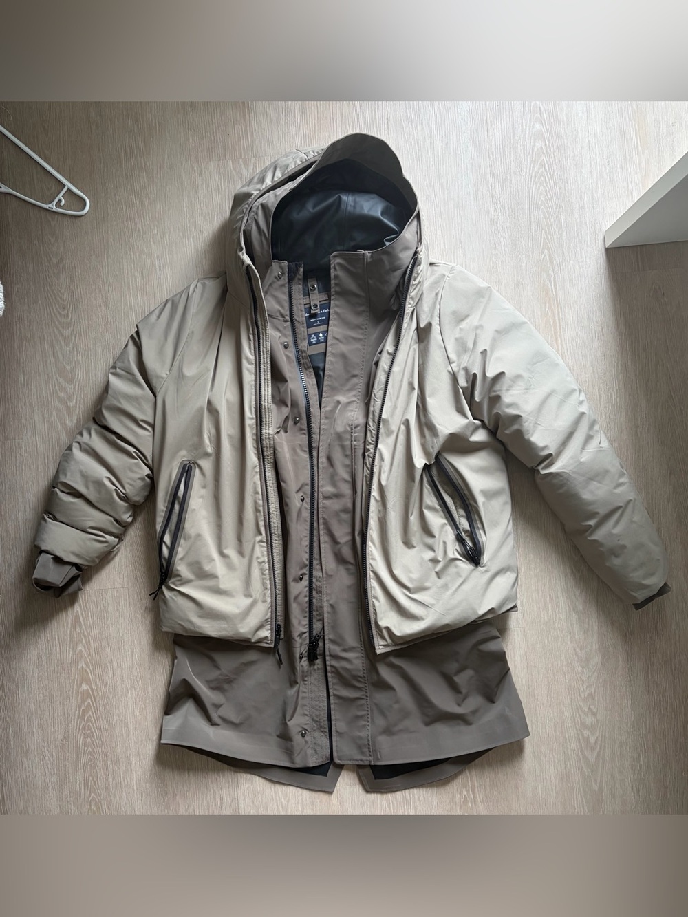 Abercrombie & Fitch Men's Hooded Puffer Jacket in Light Beige and Taupe